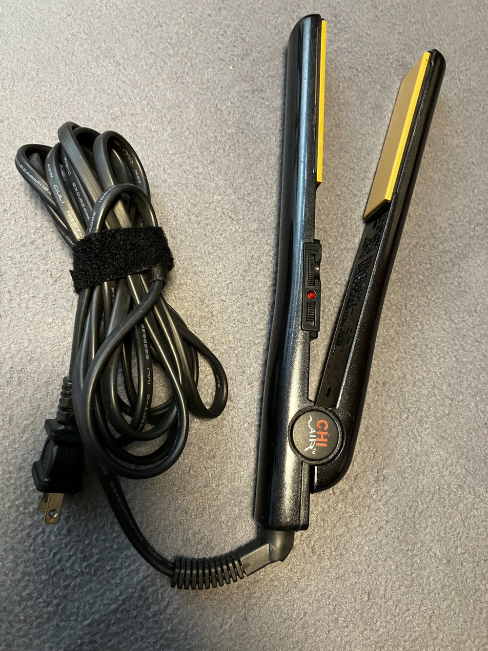 Chi Air Ceramic Straightening Flat Iron 1” Works Great